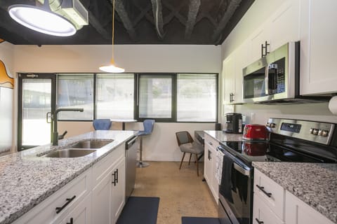 Wake up to the aroma of freshly brewed coffee, and start your day off right!