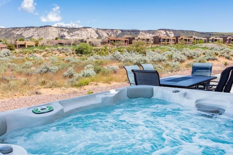 Private Hot Tub - Relax in your own private hot tub while enjoying this breathtaking view.
