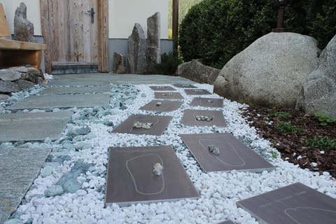 Sauna, hot tub, steam room, body treatments, aromatherapy