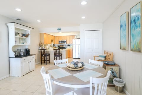 St. Augustine Beach Rentals Dining Room