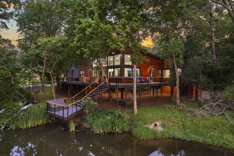 Surrounded by trees, wrapped in quiet. Didn’t know how much I needed this.