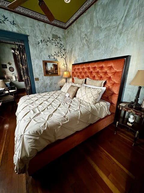 Luxurious new king bed