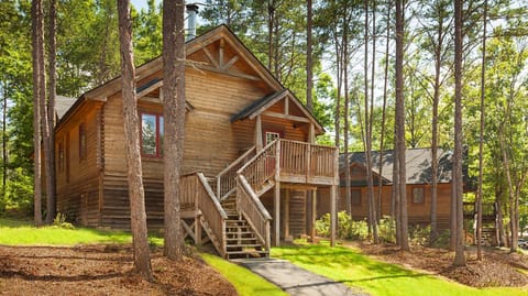 Cabin, 3 Bedrooms | In-room safe, iron/ironing board, WiFi (free), bed sheets
