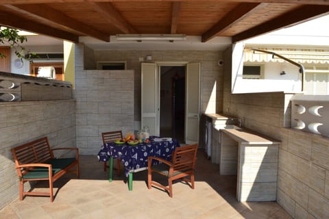 House, 2 Bedrooms, Patio | Outdoor dining