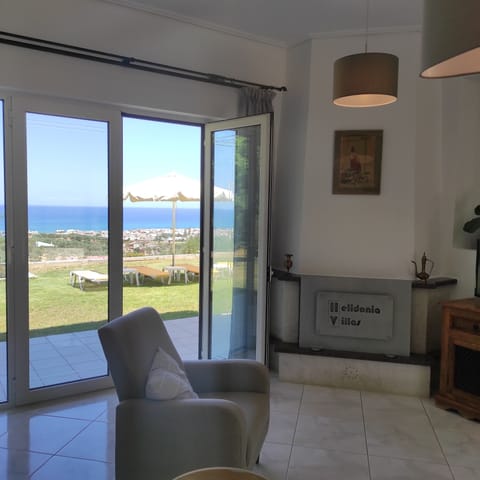 Villa, 3 Bedrooms, Smoking, Terrace | Living area | Books