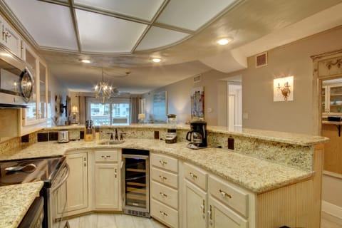 Condo, 2 Bedrooms | Private kitchen | Coffee/tea maker, fridge, oven, stovetop