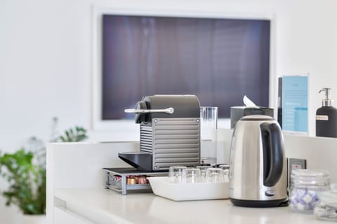 Luxury Apartment, 2 Bedrooms, Balcony, Sea View | Private kitchen | Full-size fridge, microwave, oven, dishwasher