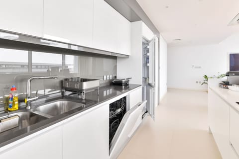 Luxury Apartment, 2 Bedrooms, Balcony, Sea View | Private kitchen | Full-size fridge, microwave, oven, dishwasher