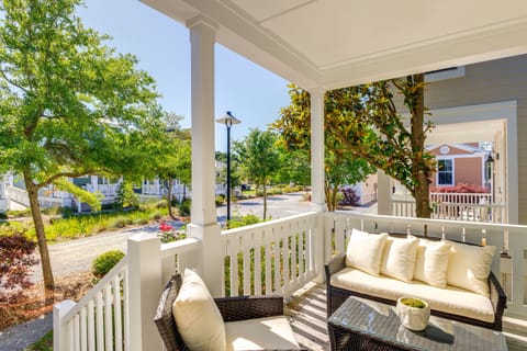 Ocean Springs Vacation Rental | 1,010 Sq Ft | 2BR | 2.5BA | Stairs Required