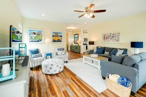 Corolla Vacation Rental | 3BR | 3.5BA | Stairs Required | 2,100 Sq Ft