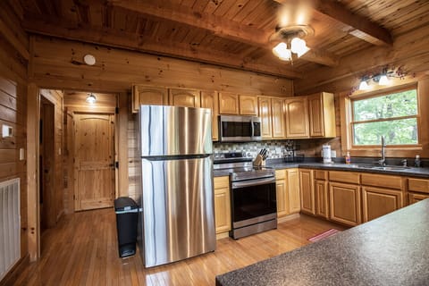 Well Stocked Kitchen with brand new appliances. 
