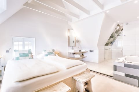 Royal Suite, 1 King Bed | Premium bedding, Select Comfort beds, in-room safe, soundproofing