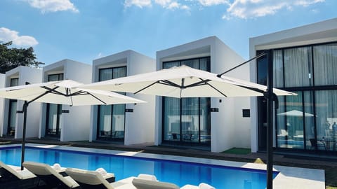 Deluxe Room | 1 bedroom, premium bedding, Tempur-Pedic beds, minibar