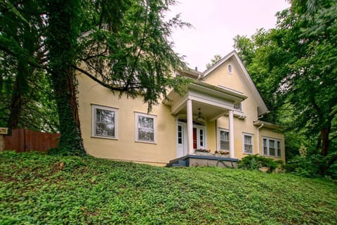 Front View of The Hillcrest House