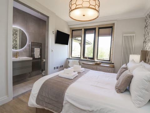 4 bedrooms, individually decorated, individually furnished, free WiFi