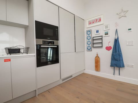 Fridge, dishwasher, electric kettle, toaster