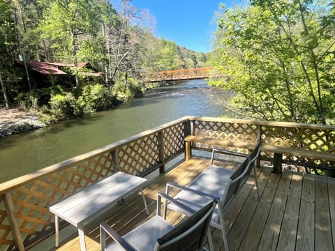 3 min. walk from the cabin on a path through the woods and across Aska Road