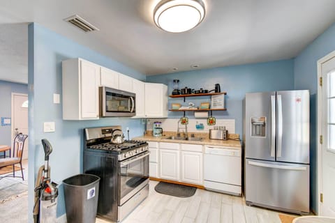 House (2 Bedrooms) | Interior