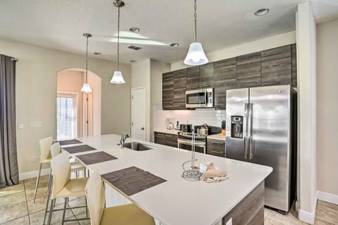 House (4 Bedrooms) | Interior