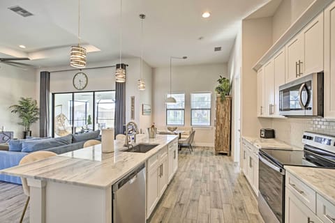 House (3 Bedrooms) | Interior