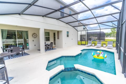 Emerald Escape 11 bedroom  vacation home! Private Pool  & Spa with 
