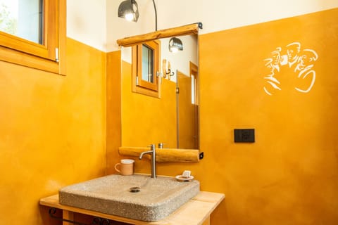 Classic Room | Premium bedding, down comforters, minibar, in-room safe