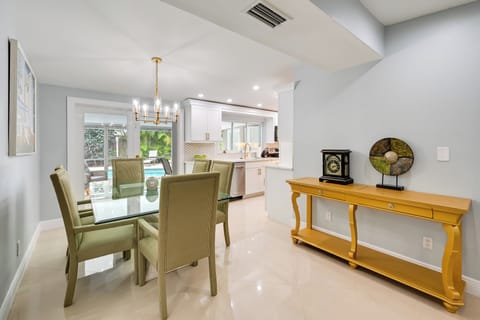 Villa (4 Bedrooms) | Interior