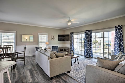 House (6 Bedrooms) | Interior