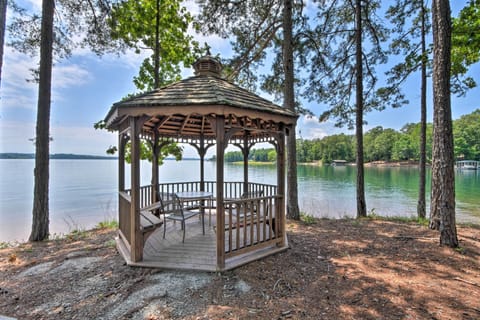 Apartment (2 Bedrooms) | Front of property