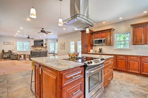 House (5 Bedrooms) | Interior