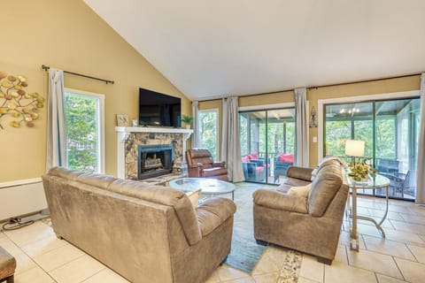 House (3 Bedrooms) | Interior