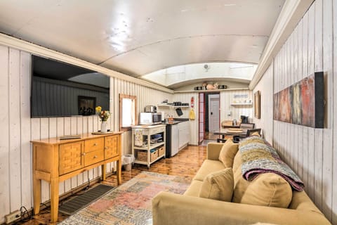 Apartment (0 Bedroom) | Interior