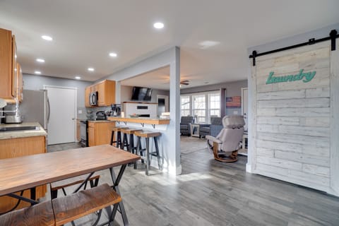 House (2 Bedrooms) | Interior