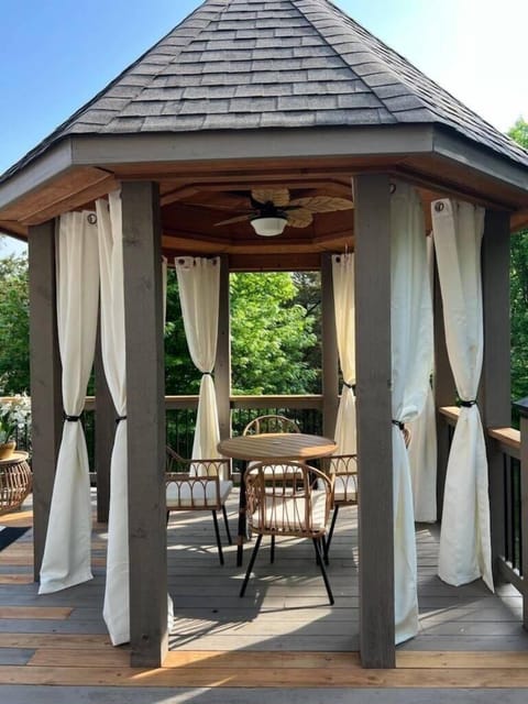 Gazebo is perfect for morning coffee, afternoon and evening cocktails, or outdoor dinng for 4.