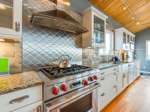 kitchen1 - Open living space with Gourmet kitchen, Dining room, and living room.