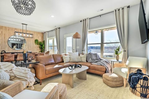 Apartment (3 Bedrooms) | Front of property