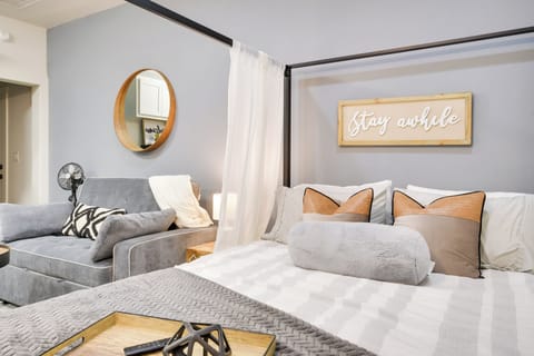 Apartment (0 Bedroom) | Interior