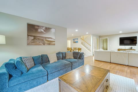 House (5 Bedrooms) | Front of property