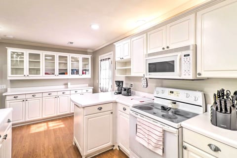 House (4 Bedrooms) | Interior