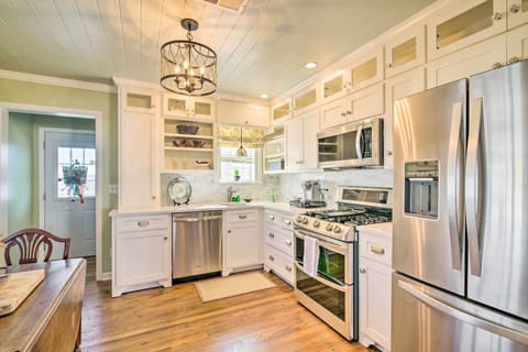 Cottage (2 Bedrooms) | Front of property