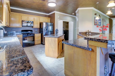 House (3 Bedrooms) | Interior