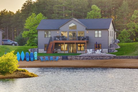 House (6 Bedrooms) | Front of property