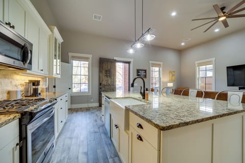 House (3 Bedrooms) | Interior