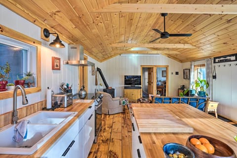 House (2 Bedrooms) | Interior