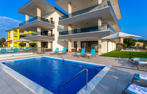 pool