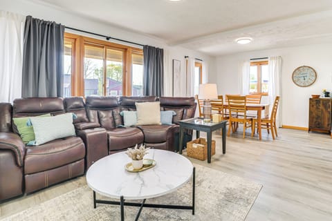 House (5 Bedrooms) | Front of property