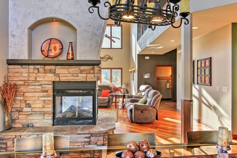 House (5 Bedrooms) | Interior