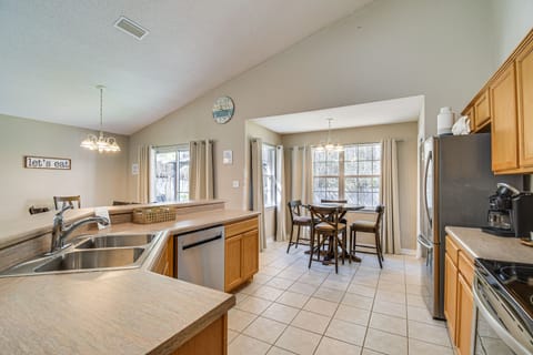 House (3 Bedrooms) | Interior