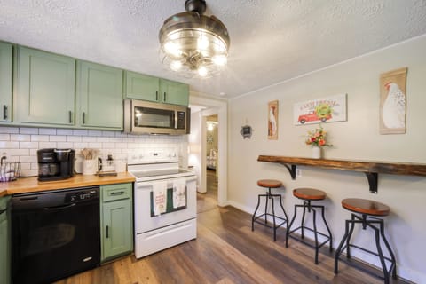 Cottage (2 Bedrooms) | Interior