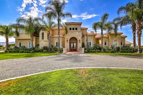 House (4 Bedrooms) | Front of property